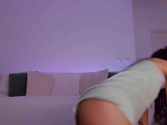 LilyRoselyn webcam