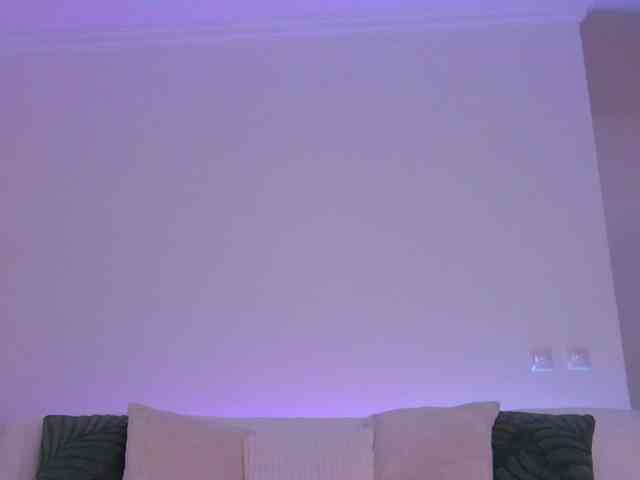 LilyRoselyn webcam