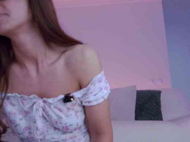 LilyRoselyn webcam
