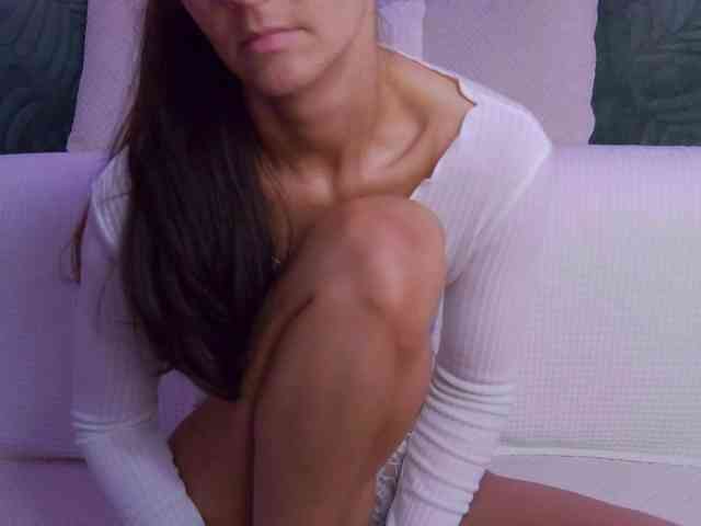 LilyRoselyn webcam
