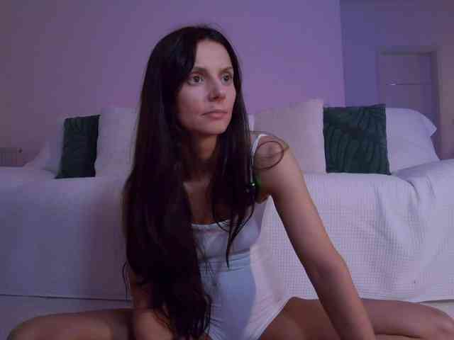 LilyRoselyn webcam