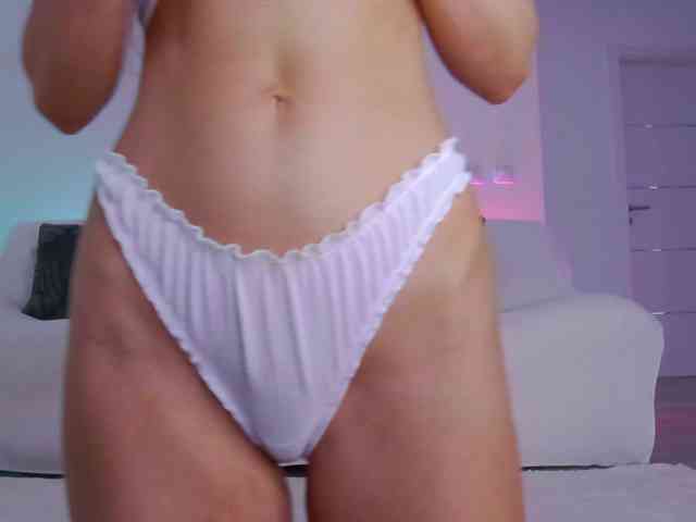 LilyRoselyn webcam