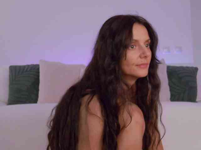 LilyRoselyn webcam