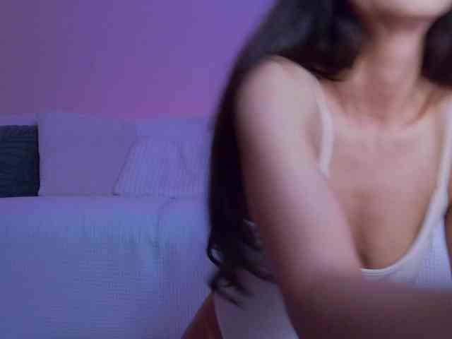 LilyRoselyn webcam