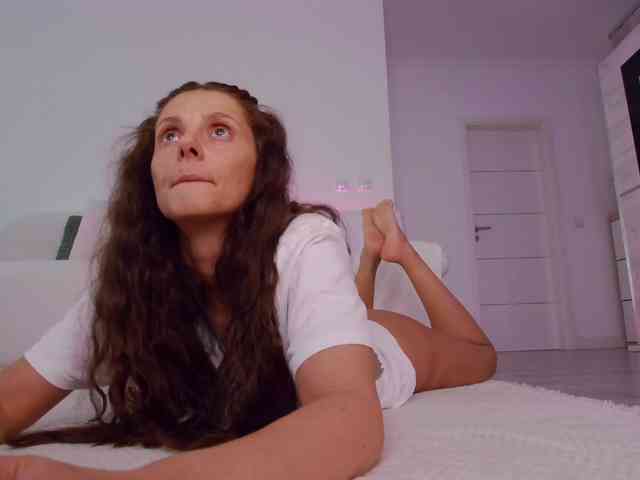 LilyRoselyn webcam