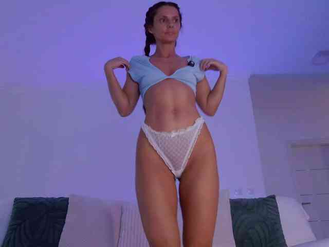 LilyRoselyn webcam