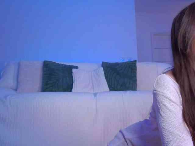 LilyRoselyn webcam