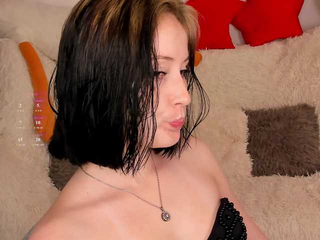 LisaMooore live cam on BongaCams
