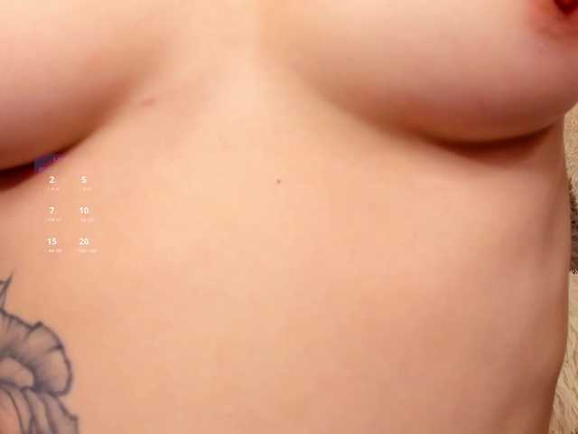 LisaMooore live cam on BongaCams