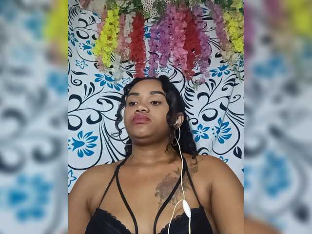 Julianna-1 live cam on BongaCams