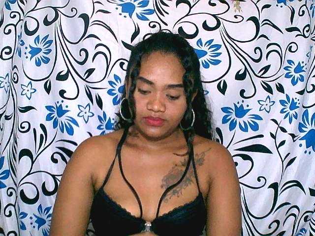 Julianna-1 live cam on BongaCams