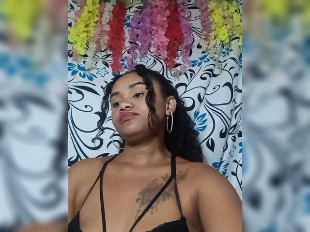 Julianna-1 live cam on BongaCams