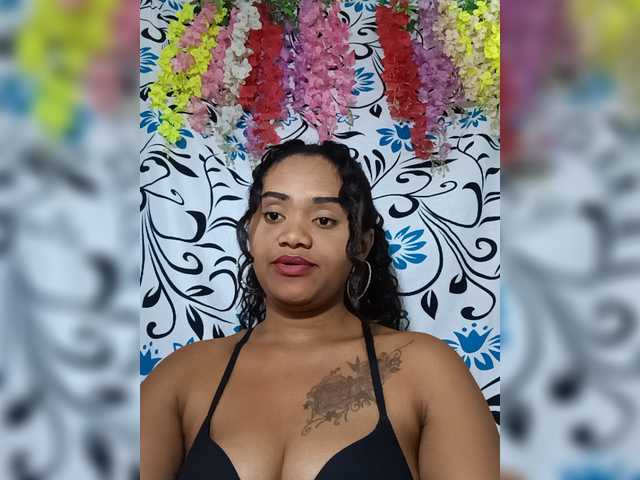 Julianna-1 live cam on BongaCams