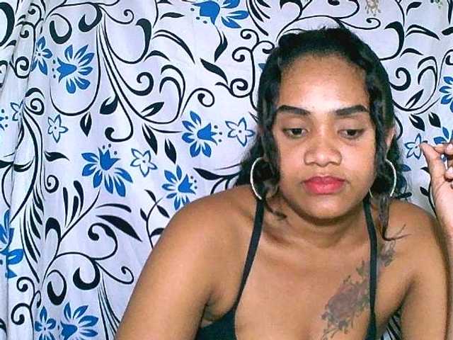 Julianna-1 live cam on BongaCams