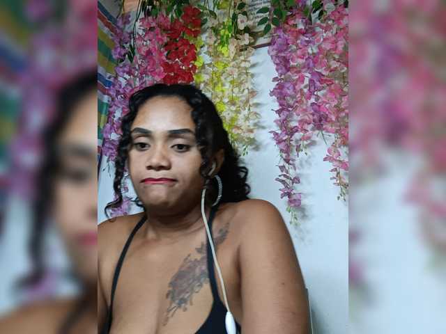 Julianna-1 live cam on BongaCams