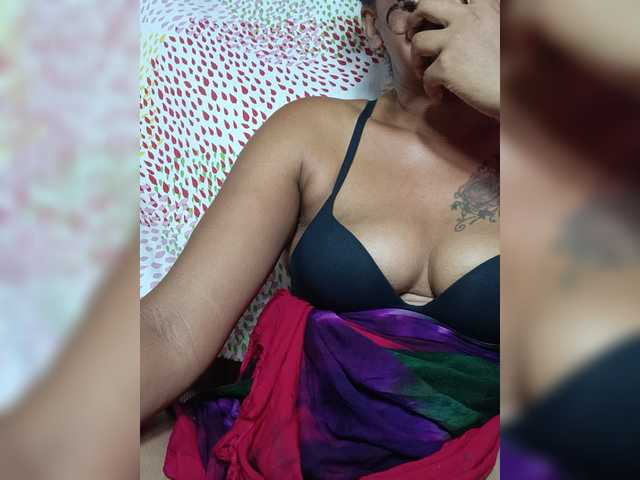 Julianna-1 live cam on BongaCams