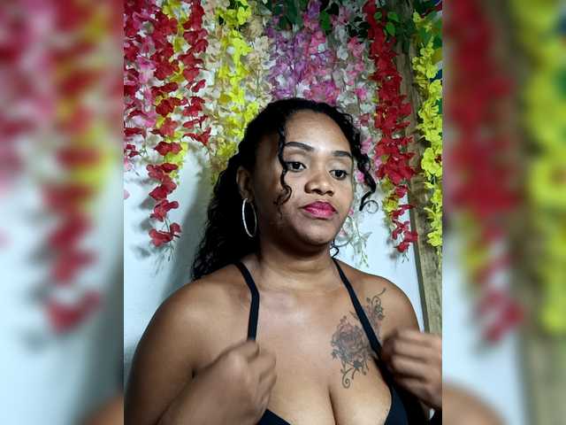 Julianna-1's BongaCams show and profile