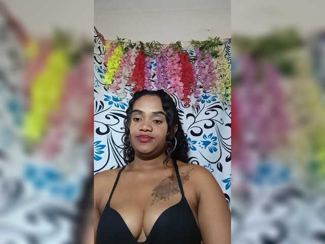 Julianna-1 live cam on BongaCams