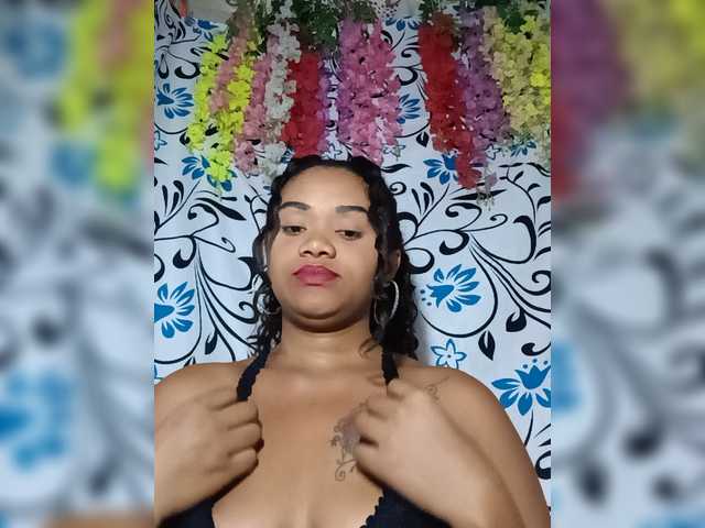 Julianna-1 live cam on BongaCams