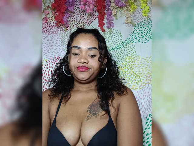Julianna-1 live cam on BongaCams