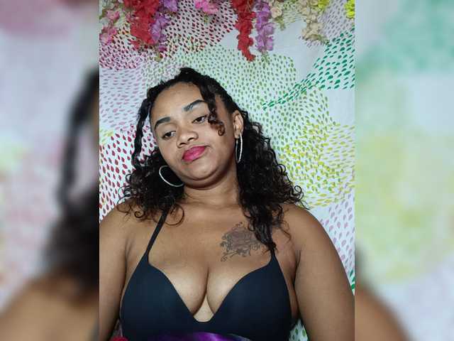 Julianna-1 live webcam show