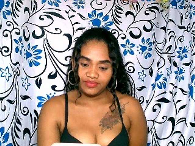 Julianna-1 live cam on BongaCams