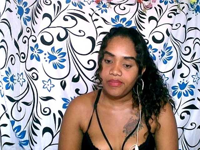 Julianna-1 live cam on BongaCams