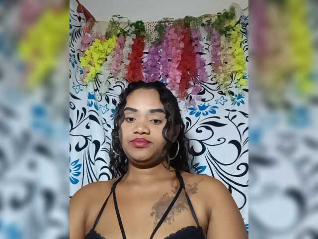 Julianna-1 live cam on BongaCams