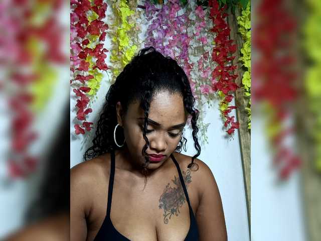 Julianna-1's BongaCams show and profile