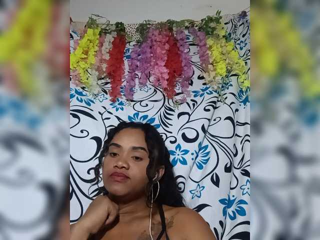 Julianna-1 live cam on BongaCams
