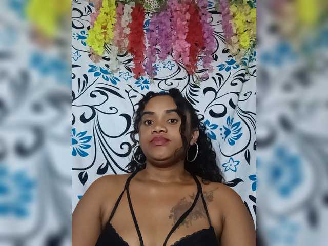 Julianna-1 live cam on BongaCams