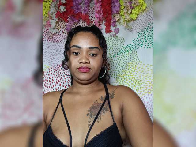 Julianna-1 live cam on BongaCams