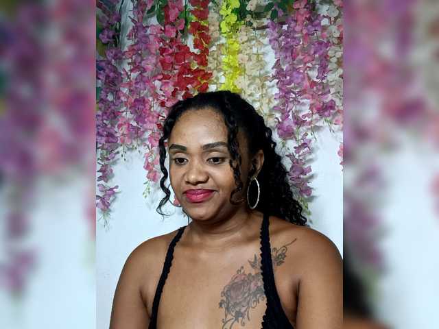 Julianna-1's BongaCams show and profile