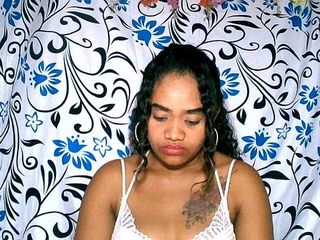 Julianna-1 live cam on BongaCams