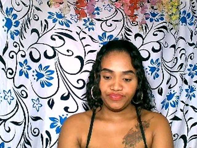 Julianna-1 live cam on BongaCams