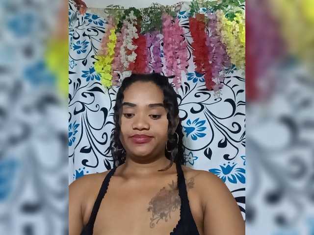 Julianna-1 live cam on BongaCams