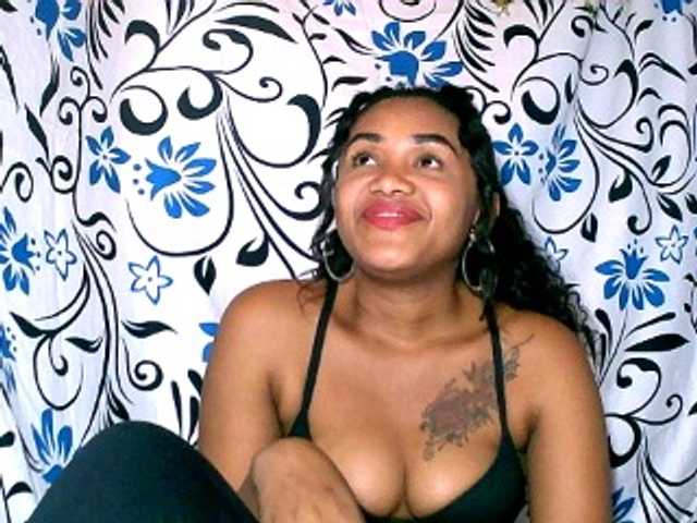 Julianna-1 live cam on BongaCams