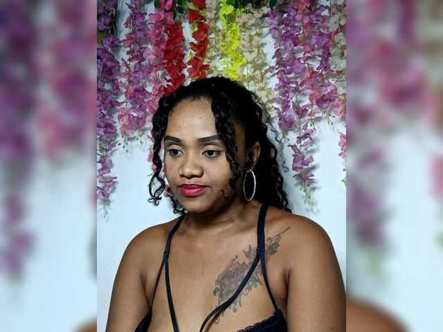 Julianna-1's BongaCams show and profile