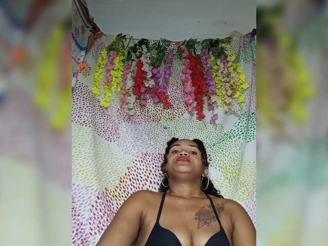 Julianna-1 live cam on BongaCams