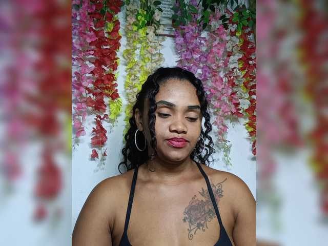 Julianna-1 live cam on BongaCams