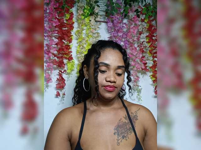 Julianna-1 live cam on BongaCams