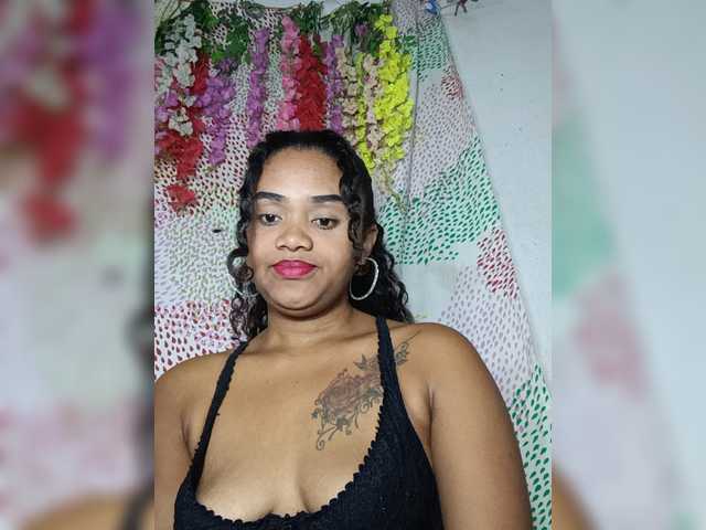 Julianna-1 live cam on BongaCams