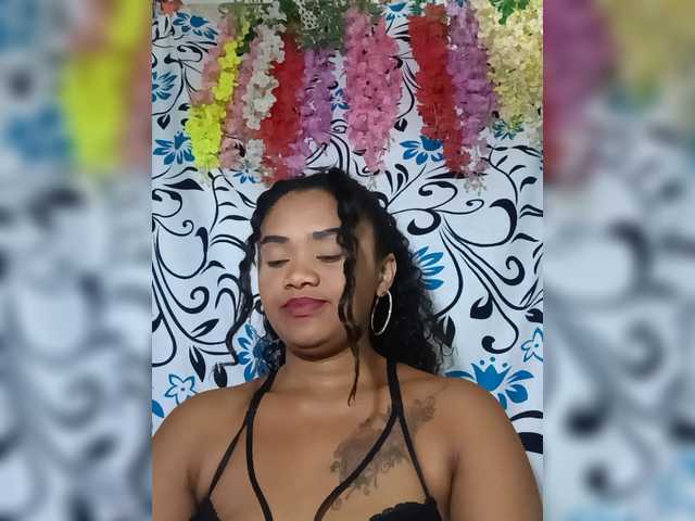 Lovejuju — live female cam