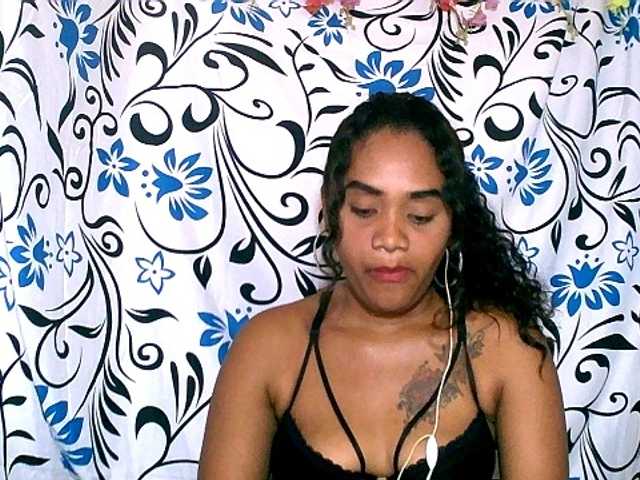 Julianna-1 live cam on BongaCams