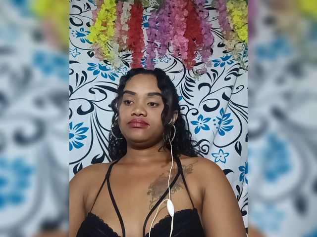 Julianna-1 live cam on BongaCams