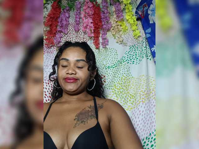 Julianna-1 live cam on BongaCams