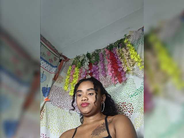 Julianna-1 live cam on BongaCams