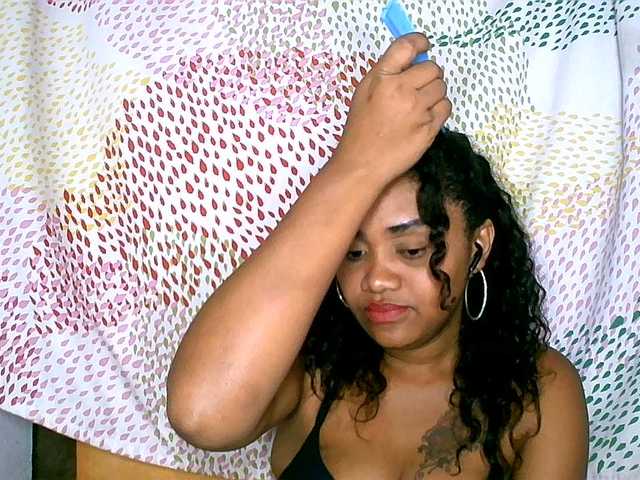 Julianna-1 live webcam show
