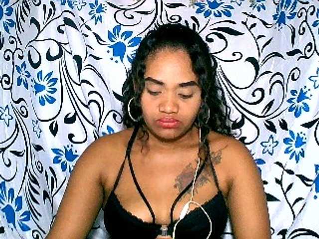 Julianna-1 live cam on BongaCams