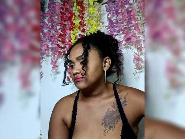 Julianna-1's BongaCams show and profile